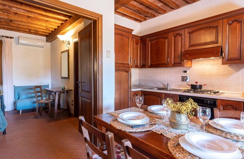 La Pesta House | Nice apartment in villa for 2 guests with WIFI, A/C, TV, terrace, pets allowed and parking