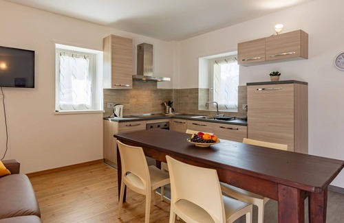 Novate Mezzola Apartment | Nice apartment for 5 people with WIFI, TV, balcony and parking