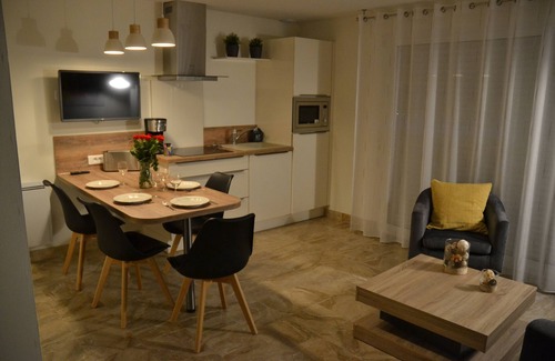 Landerneau Apartment | Nice apartment with terrace in the center
