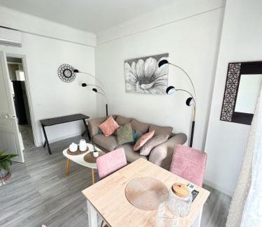 Vernier Apartment | Nice Apt - City Center, Wifi, AC, 5-6 Pers