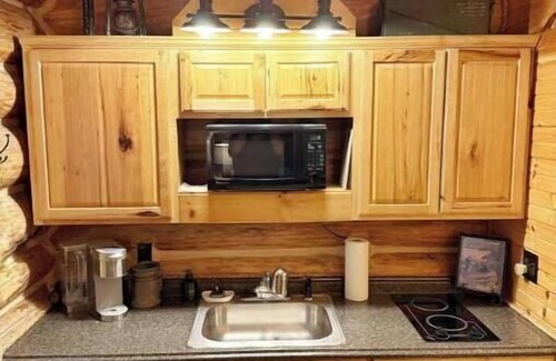 Squires Cabin | Nice cabin overlooking the water and close to Glade Top Trail