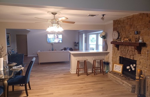 Kansas City House | Nice Centrally Located Home