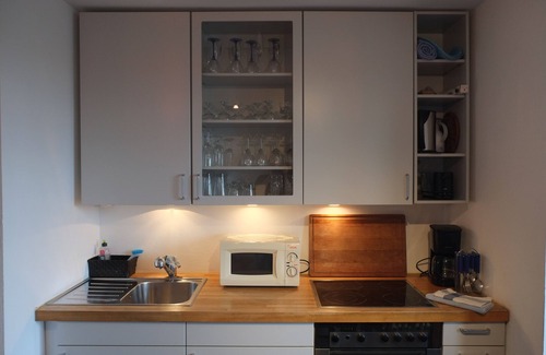 Zollstock Apartment | Nice, centrally located apartments in Cologne, streetcar stop in front of the door.