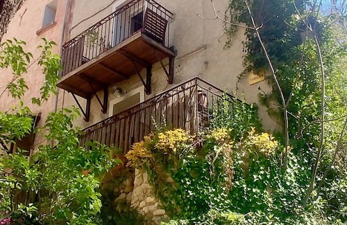 Correns House | Nice cosy house 20 metres from the river