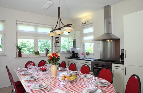 Neede House | Nice farmhouse with large garden and play loft