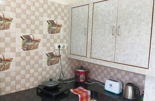 Basheerbagh Apartment | Nice great CoupleFriendly family rooms