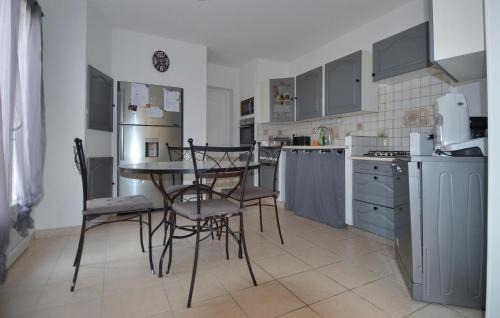 La Capelle-et-Masmolene House | Nice Home In La Capelle-Et-Masmolèn