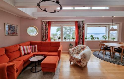 Alingsas House | Nice Home In Alingsås With Lake View