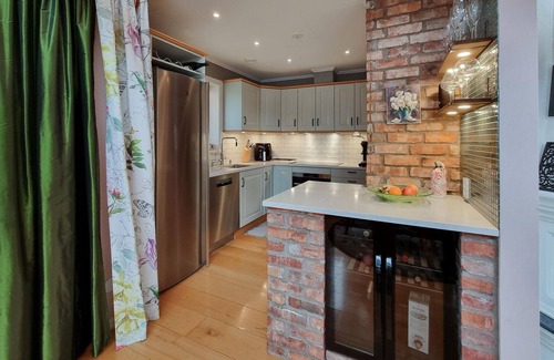 Alingsas House | Nice home in Alingsås with lake view