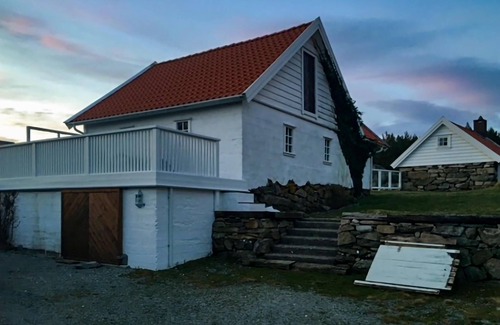 Bokn House | Nice home in Bokn with house sea view