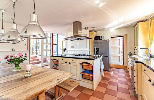 Breukeleveen House | Nice home in Breukeleveen with WiFi