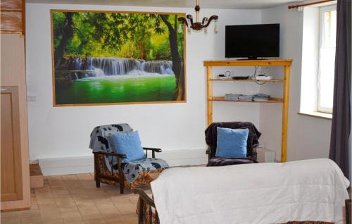 Channay-sur-Lathan House | Nice Home In Channay-Sur-Lathan