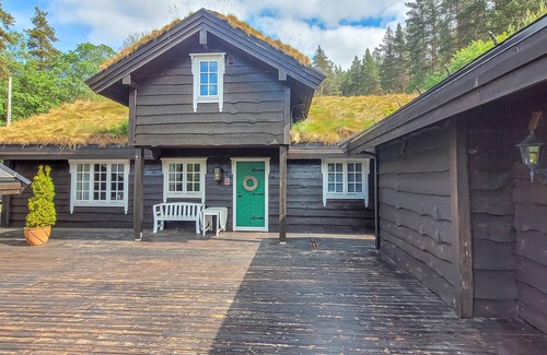 Volda House | Nice home in Folkestad with sauna