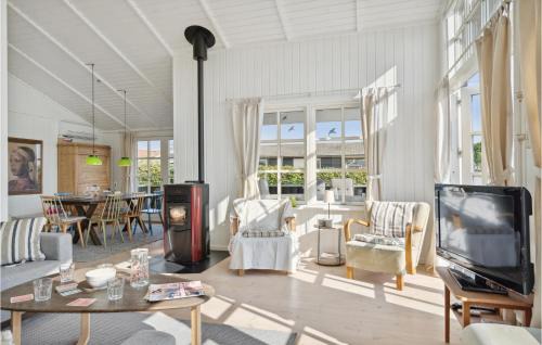 Hesselager House | Nice Home In Hesselager With Kitchen