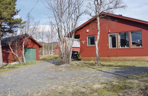 Tjeldsund House | Nice home in Hol I Tjeldsund