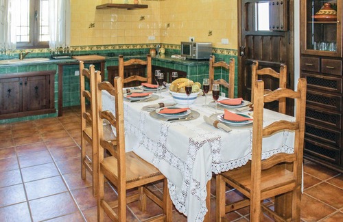 Hornachuelos House | Nice home in Hornachuelos with WiFi