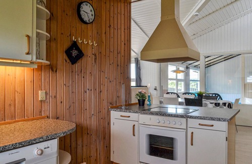Bjerregard Strand House | Nice home in Hvide Sande with sauna