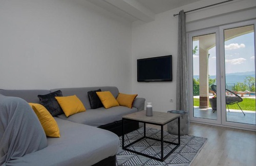 Imotski House | Nice Home In Imotski With House A Panoramic View