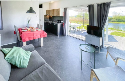 Lauwersoog House | Nice home in Lauwersoog with WiFi