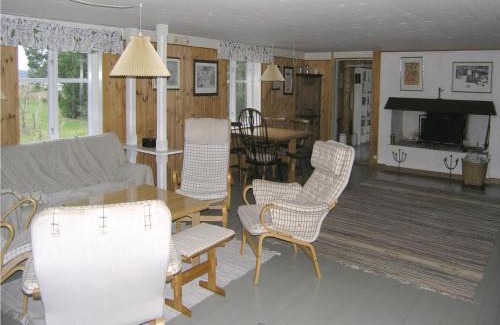 Ljunghult House | Nice Home In Lidhult With Kitchen