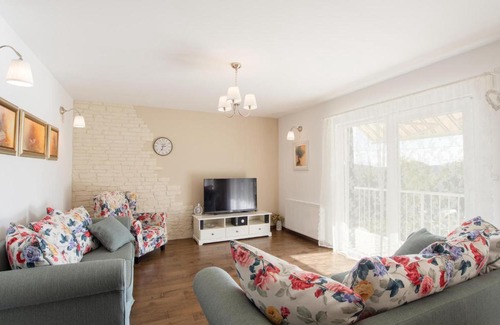 Neoric House | Nice home in Muc w/ Outdoor swimming pool and 4 Bedrooms