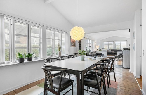 Nyborg House | Nice home in Nyborg with kitchen