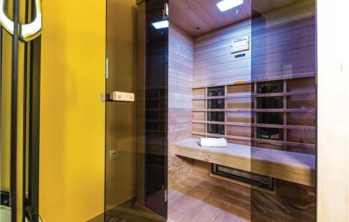 Primorski Dolac House | Nice Home In Primorski Dolac With Sauna