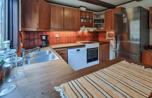Kungalv O House | Nice home in Romelanda with sauna