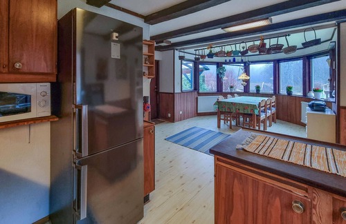 Kungalv O House | Nice home in Romelanda with sauna
