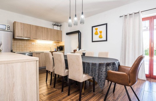 Murvica House | Nice home in Smokovic with WiFi
