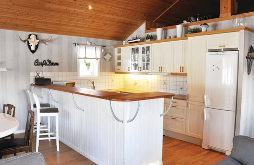 Svanskog House | Nice home in Svanskog with kitchen