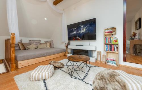 Udbina House | Nice Home In Udbina With House A Panoramic View