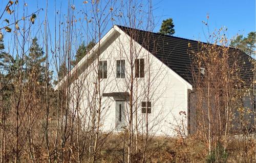 Vastervik House | Nice Home In Västervik With Lake View
