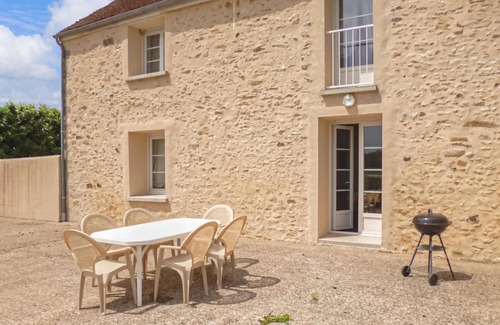 Vaudoy House | Nice home in Vaudoy-en-Brie with WiFi