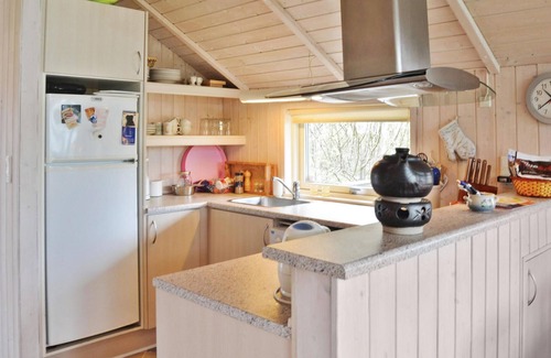 Vinderup House | Nice home in Vinderup with kitchen