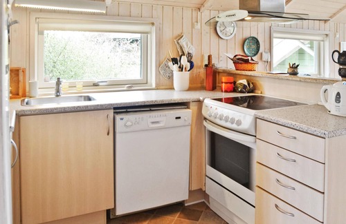 Vinderup House | Nice home in Vinderup with kitchen