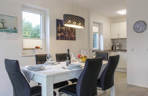 Vlagtwedde House | Nice home in Vlagtwedde with kitchen
