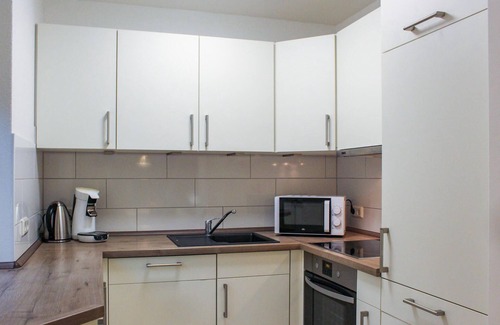 Vlagtwedde House | Nice home in Vlagtwedde with kitchen