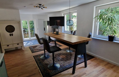 Bredeney House | Nice Home Surrounded by Nature with Whirlpool & 3 Bedrooms Near Fairtrade Essen
