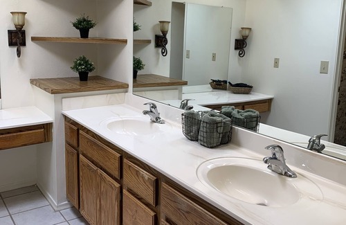 Cottonwood House | Nice home with private pool close to golf and much more!