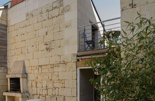 Fontevraud-l'Abbaye House | Nice house with pool in the heart of the village