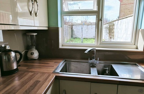 Selhurst House | Nice property - close to Selhurst, East Croydon and West Croydon stations!