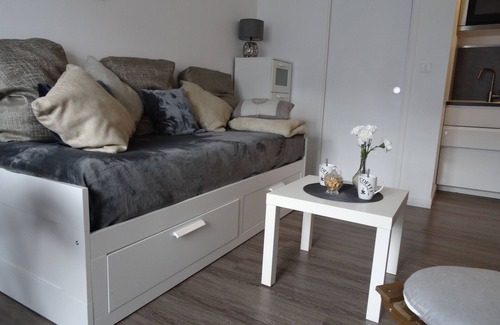 (le) Mesnil Hue Apartment | Nice studio 300 meters from the Beach