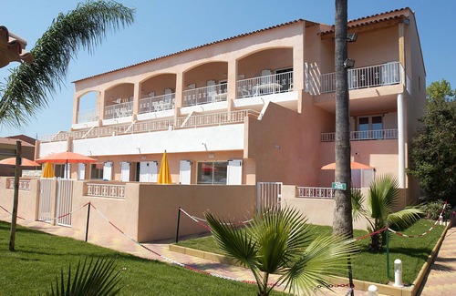 Les Bormettes Apartment | Nice T3 (2 bedrooms) 6 pers. 250m from the SEA with HEATED SWIMMING POOL & TENNIS (3)
