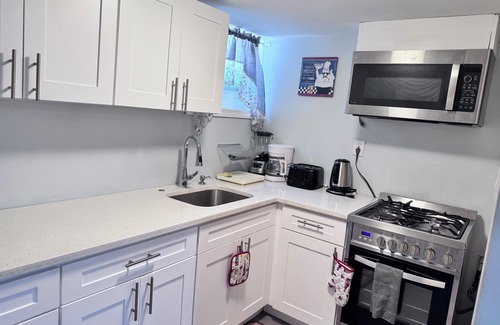 North Bergen Apartment | Nice two Bedroom apt at 25 Minutes to New York Excellent bus Transportation