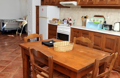 Hydra Villa | Nice unique place VILLA ERATO Recommended for Families Near the sea side.
