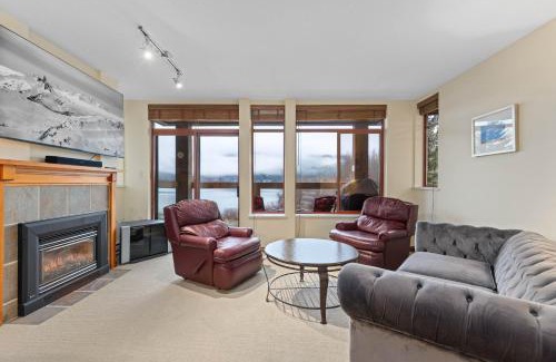 Nicklaus North Apartment | Nicklaus North - Clubhouse by Whistler Premier