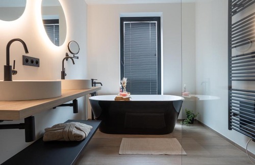 Riemst House | NIEUW - De Grenspaal WEST 6P 5 min Maastricht - Sauna - Laadpaal
