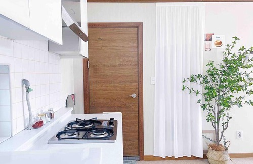 Mapo Apartment | Night in Seoul