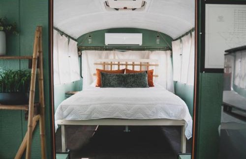 Dripping Springs House | Night Owl Bus-Romantic Dripping Springs Retreat with Fast Wi-Fi & Scenic 10-Acre Views